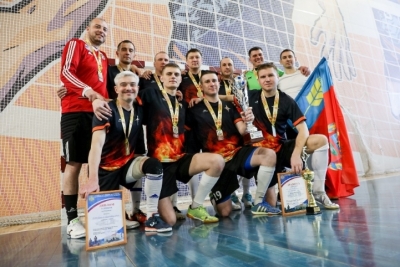 Завершились соревнования по мини-футболу среди сотрудников МЧС Сибири: Как спорт сплачивает героев